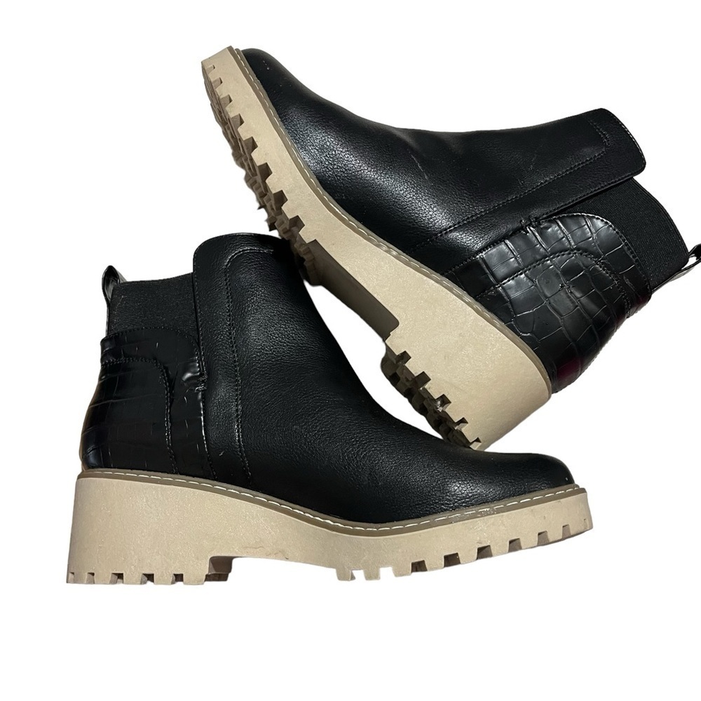 DV Dolce Vita Reilly Wedge Lug Chelsea Booties Black Size 11 Women’s - Picture 7 of 10